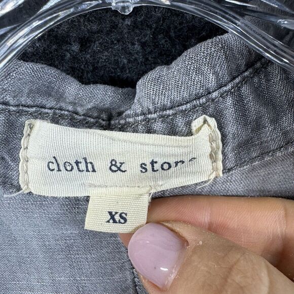 Cloth & Stone Blouse Women's Extra Small Gray Tencell Roll Tab Sleeve Button - Picture 3 of 7